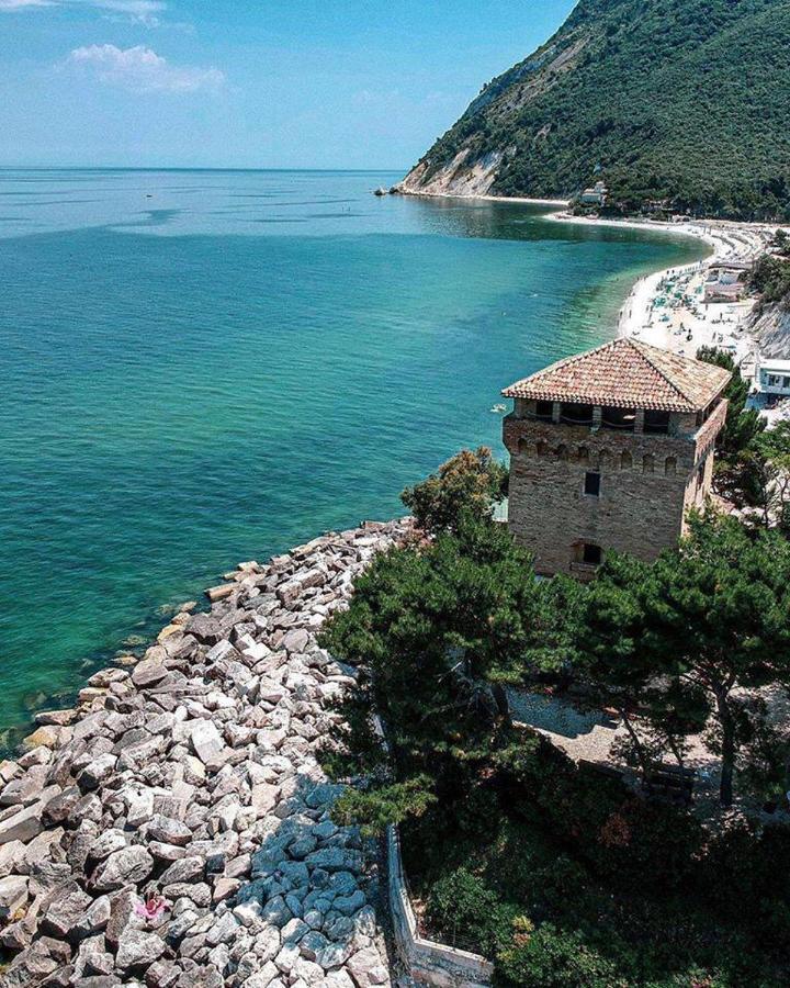 B&B Del Corso Loreto Bagian luar foto