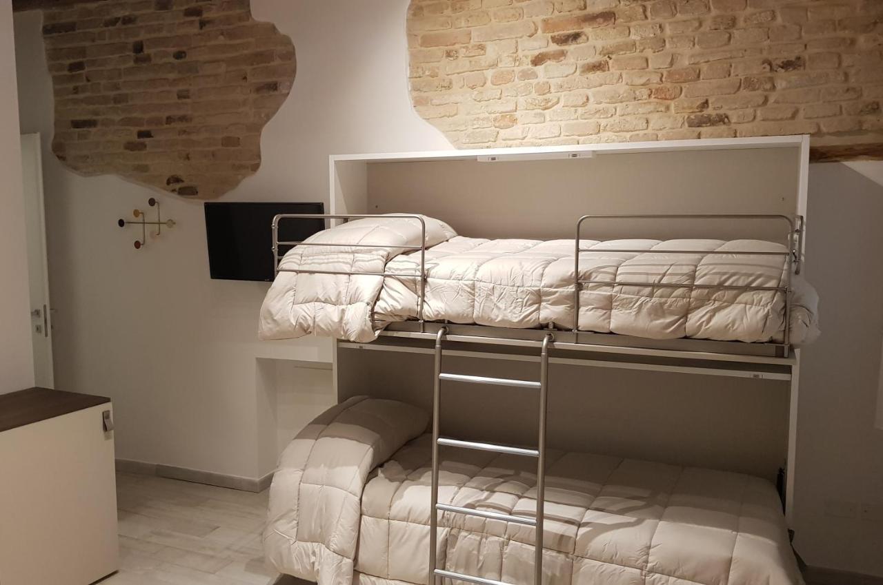 B&B Del Corso Loreto Bagian luar foto