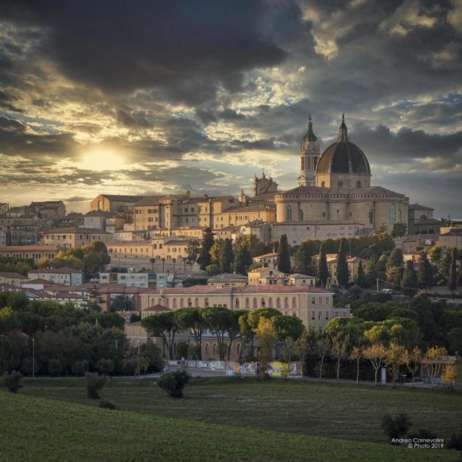 B&B Del Corso Loreto Bagian luar foto